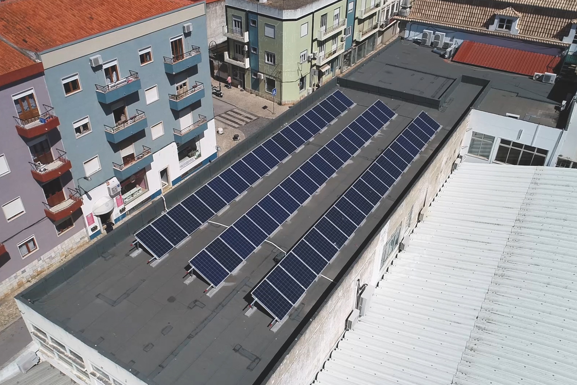 PORTIMÃO: A APOSTA EM LED E GERAÇÃO FOTOVOLTAICA