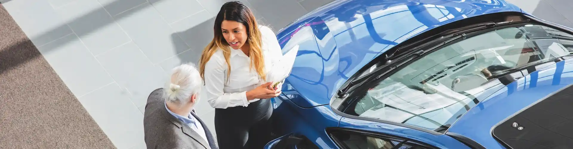 Vendas de carros elétricos batem recordes