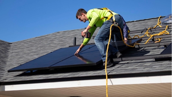 Instale painéis fotovoltaicos na sua moradia